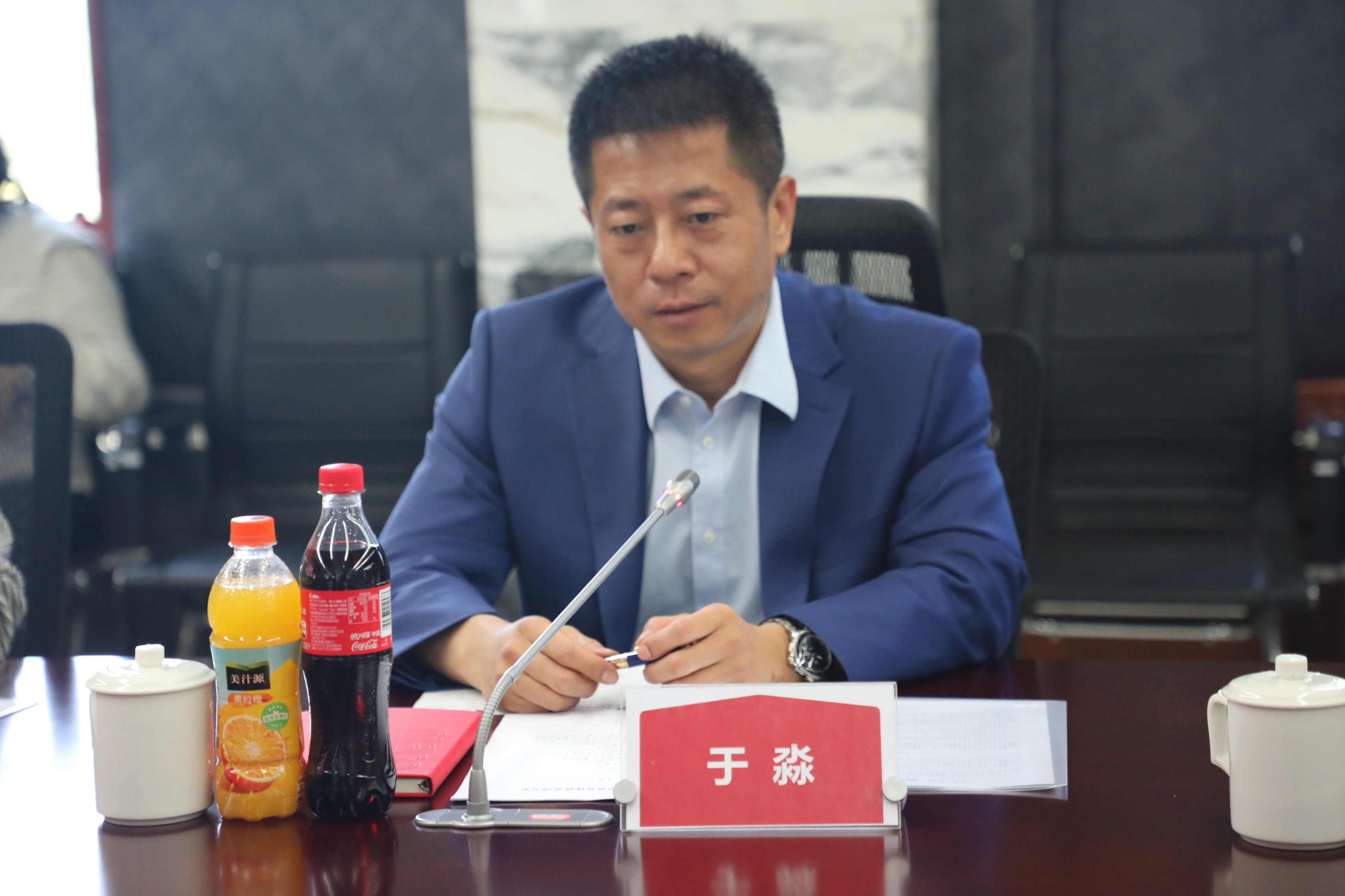 經(jīng)開區(qū)工委副書記、組織人事部部長于淼一行蒞臨美巢參觀督導(dǎo)